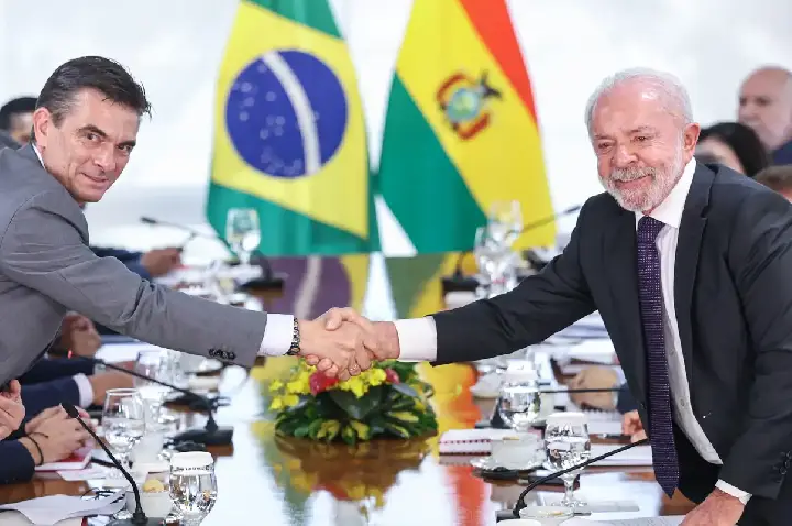 Brasil quer aumentar produção e importação de gás da Bolívia