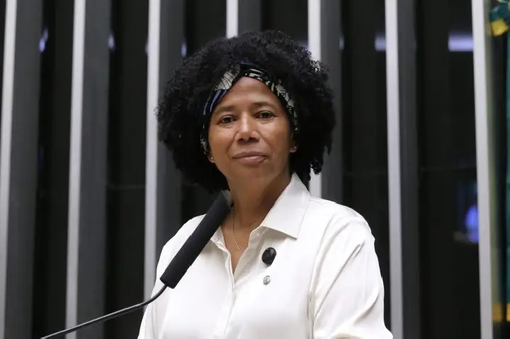 Comissão aprova capacitação de primeiros socorros voltada a alunos com doenças crônicas