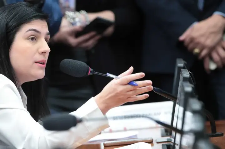 Comissão aprova prioridade no SUS para mulher que perde filho na gravidez ou no parto