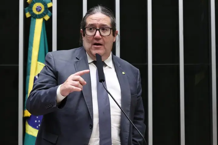Comissão aprova prioridade para diagnóstico precoce e ensino específico para alunos com autismo