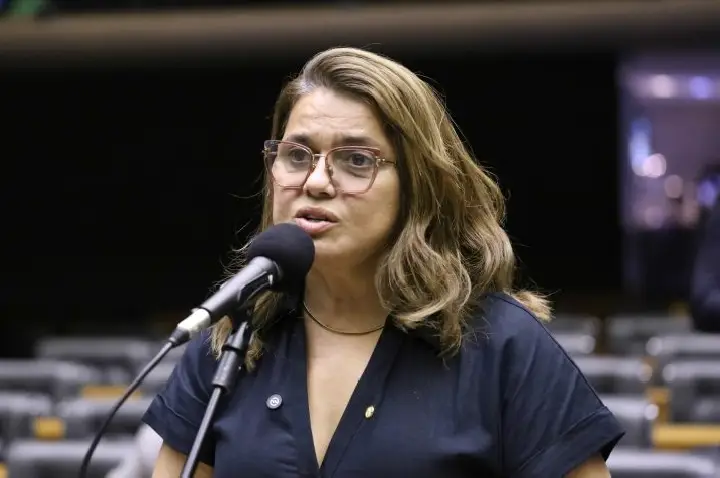 Comissão aprova proposta que veda propaganda com apelo sexual em eventos esportivos