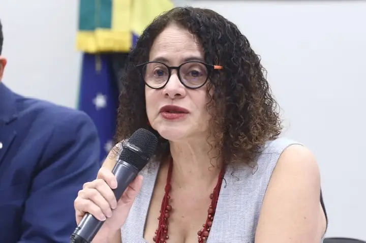 Comissão ouve ministra de Ciência, Tecnologia e Inovação, Luciana Santos, sobre planejamento da pasta