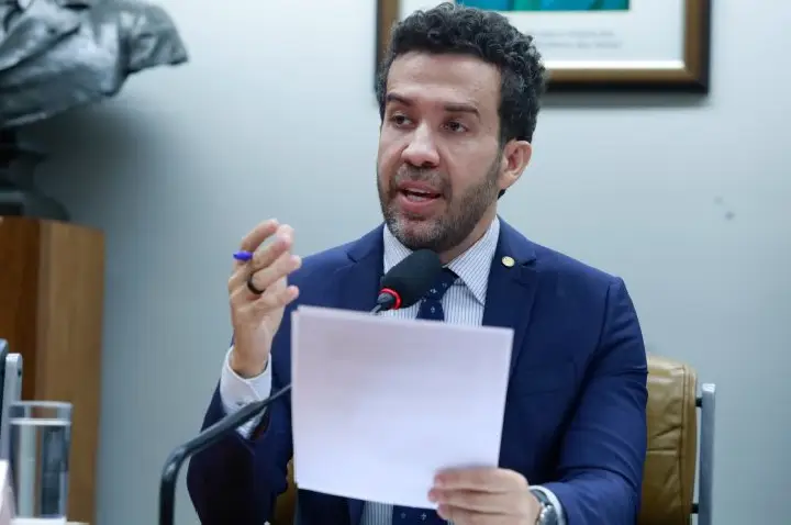 Conselho de Ética debate abertura de novos processos e ouve testemunhas de Janones