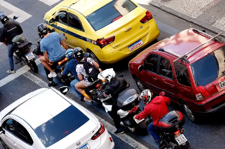 Mortes envolvendo moto aumentam com expansão da economia de aplicativo