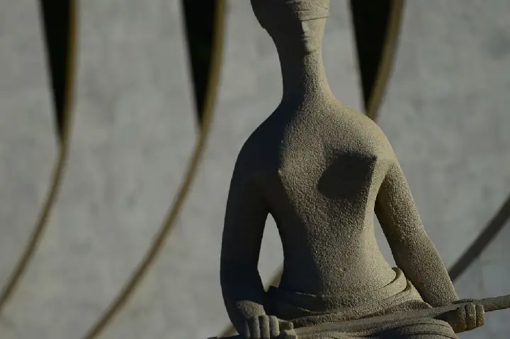 STF decide que piso nacional deve ser pago a professores temporários 