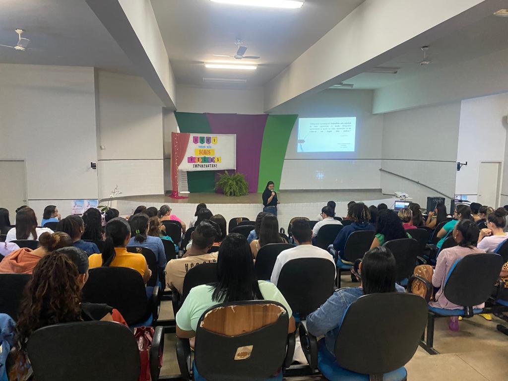 Educação promove seminário com monitores escolares em Jaguaré