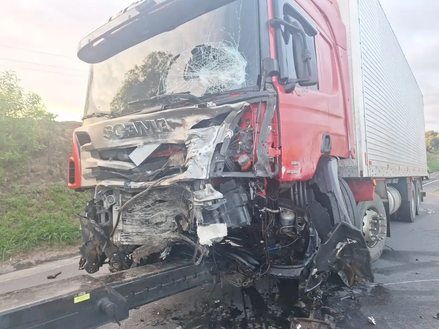 Acidente grave na BR-101 deixa uma pessoa morta em São Mateus