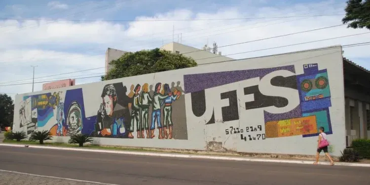 Ex-bolsista de universidade federal no ES vai ter que devolver mais de R$ 120 mil por não concluir curso no prazo