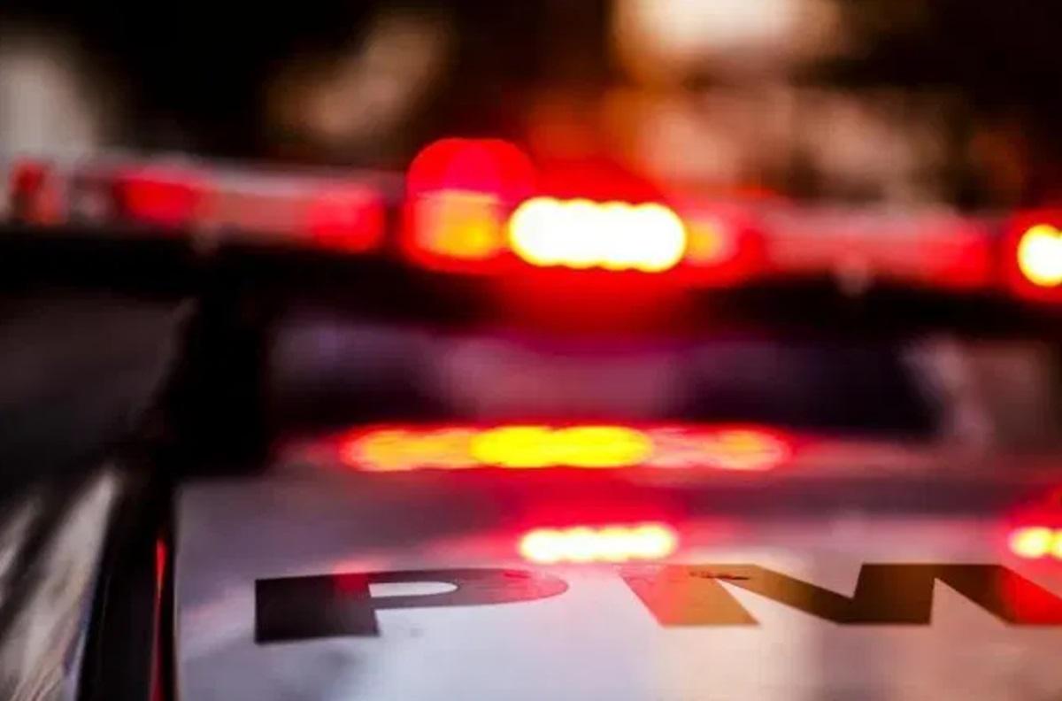 Idoso é preso por agredir esposa de 81 anos após suspeita de traição