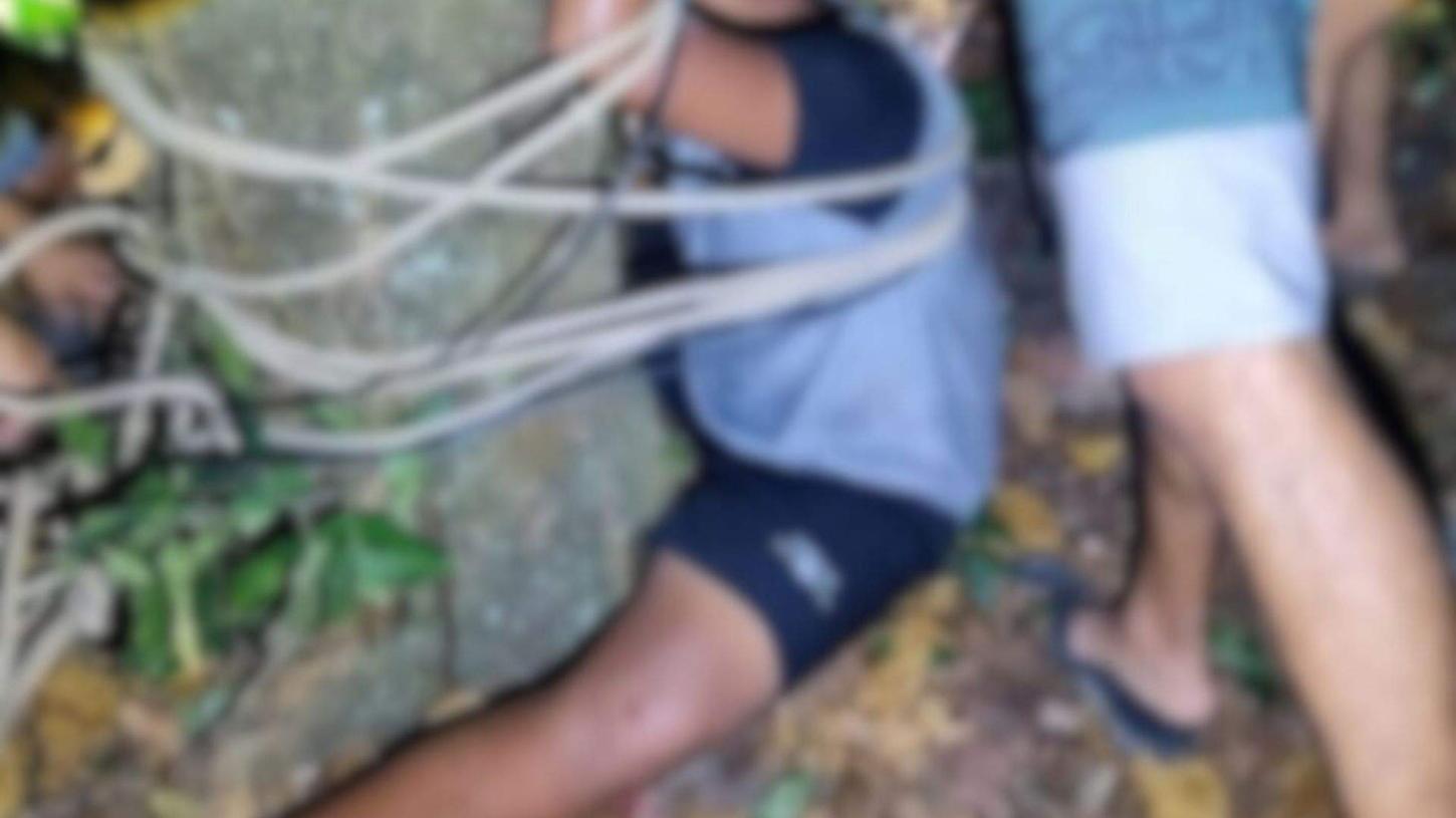 Amarrado em árvore: adolescente que seria executado é salvo por PM