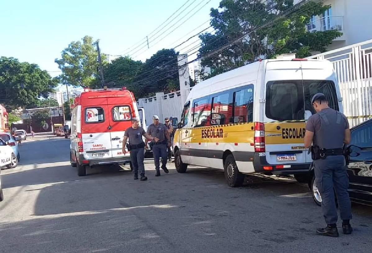 Criança de 4 anos é encontrada morta dentro de van escolar