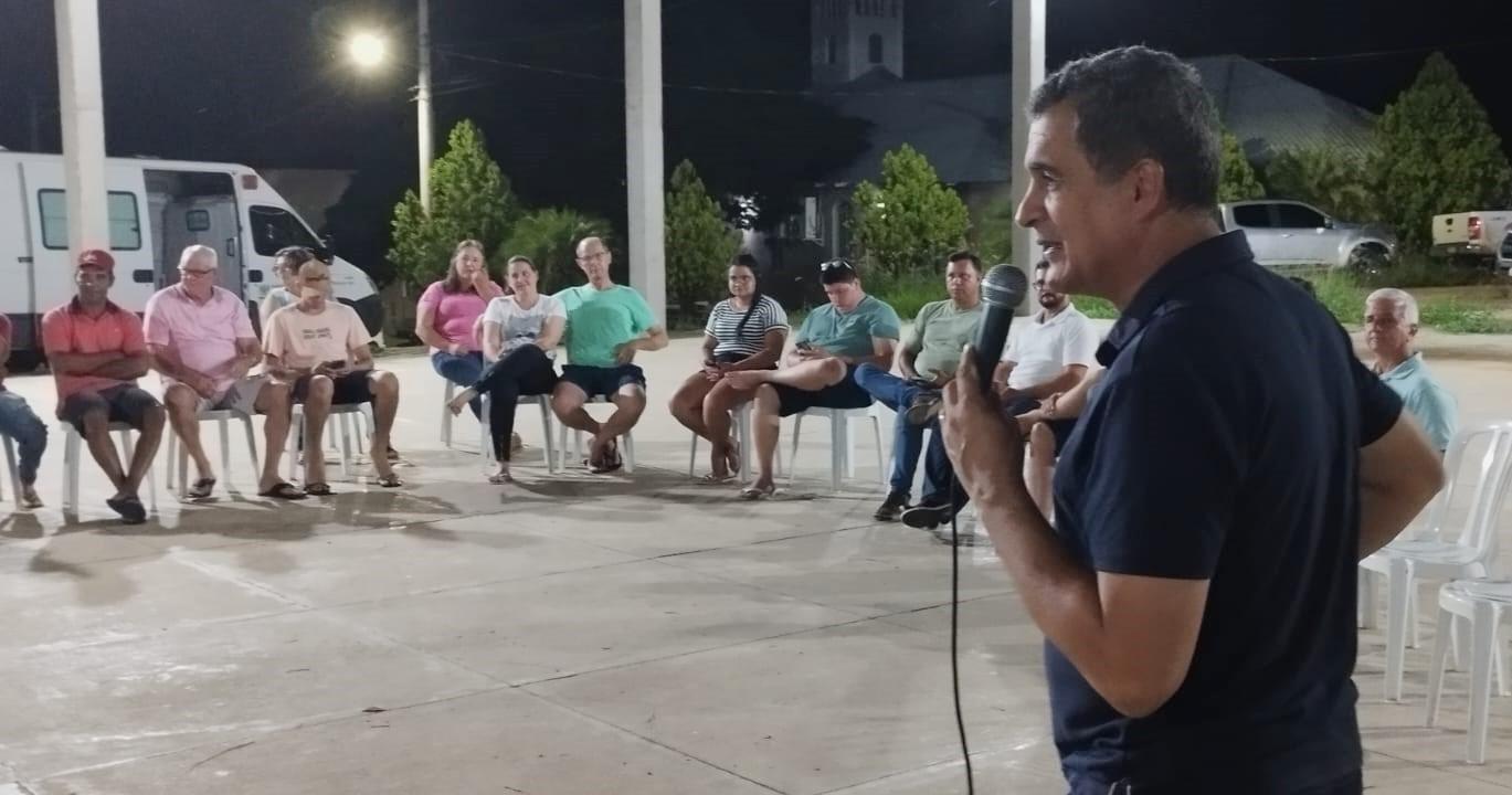 Prefeito participa de reunião na Comunidade do Giral