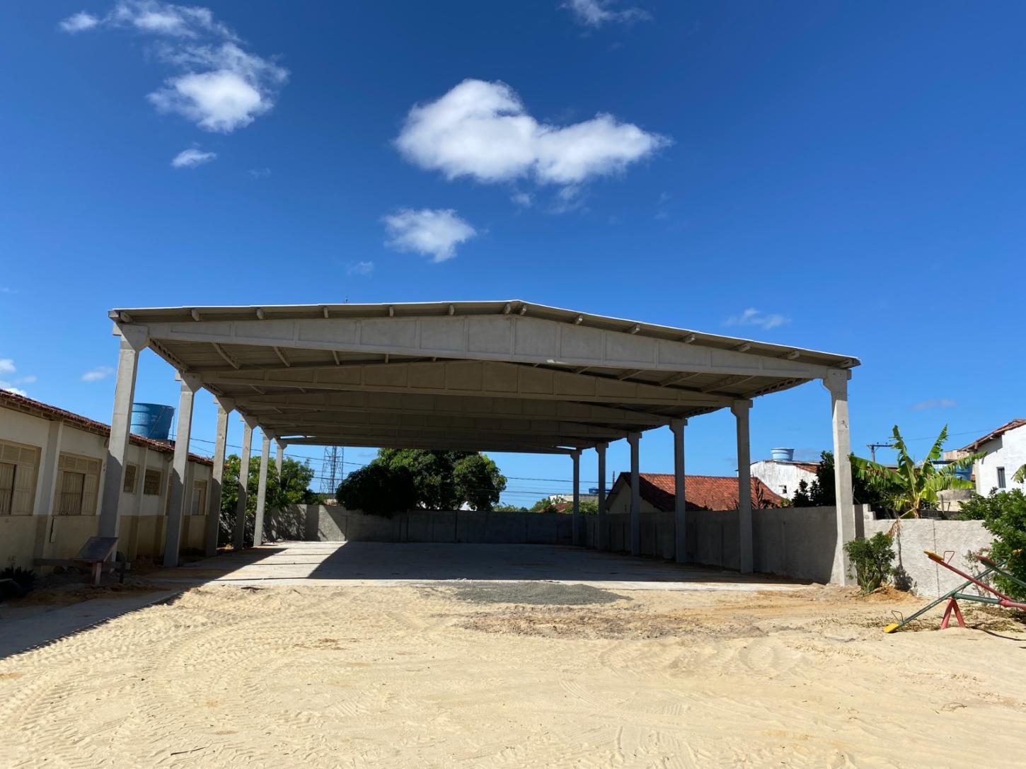 Prefeitura de Jaguaré inicia obras da quadra poliesportiva na escola Cipriano Cocco