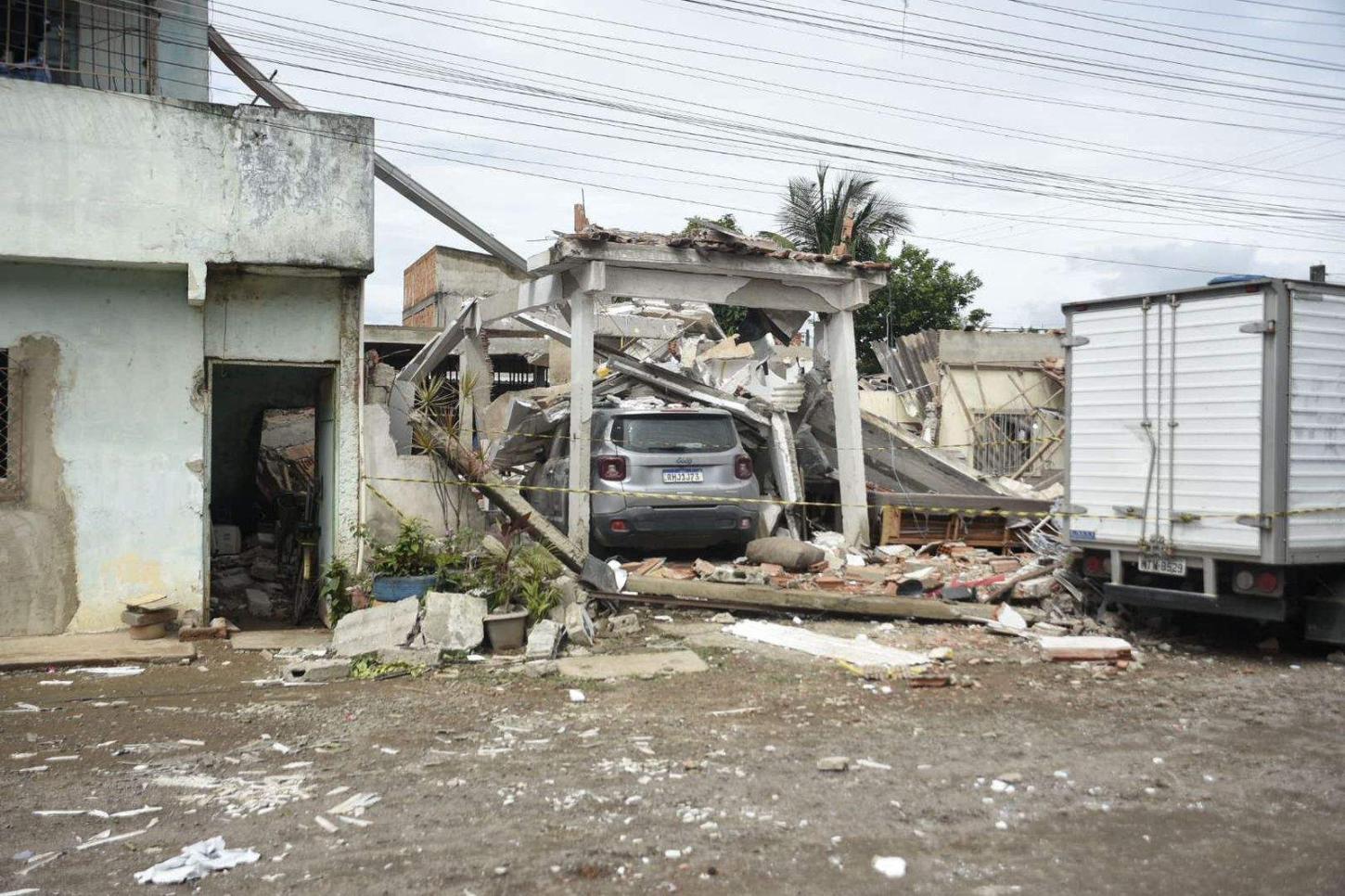 Vazamento de gás provoca explosão e criança de 9 anos fica 1 hora soterrada