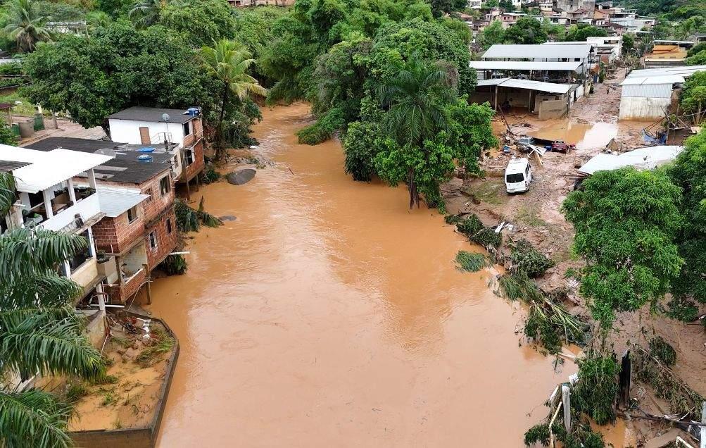 Novo alerta de chuvas intensas para 37 cidades do ES até quarta; veja lista