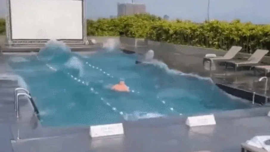 Homem fica preso em piscina durante terremoto em Taiwan