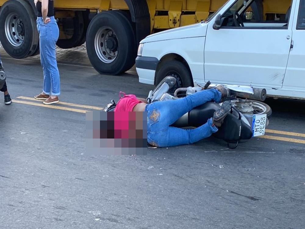 Motociclista morre após ser atropelada por caminhão no Sul do ES