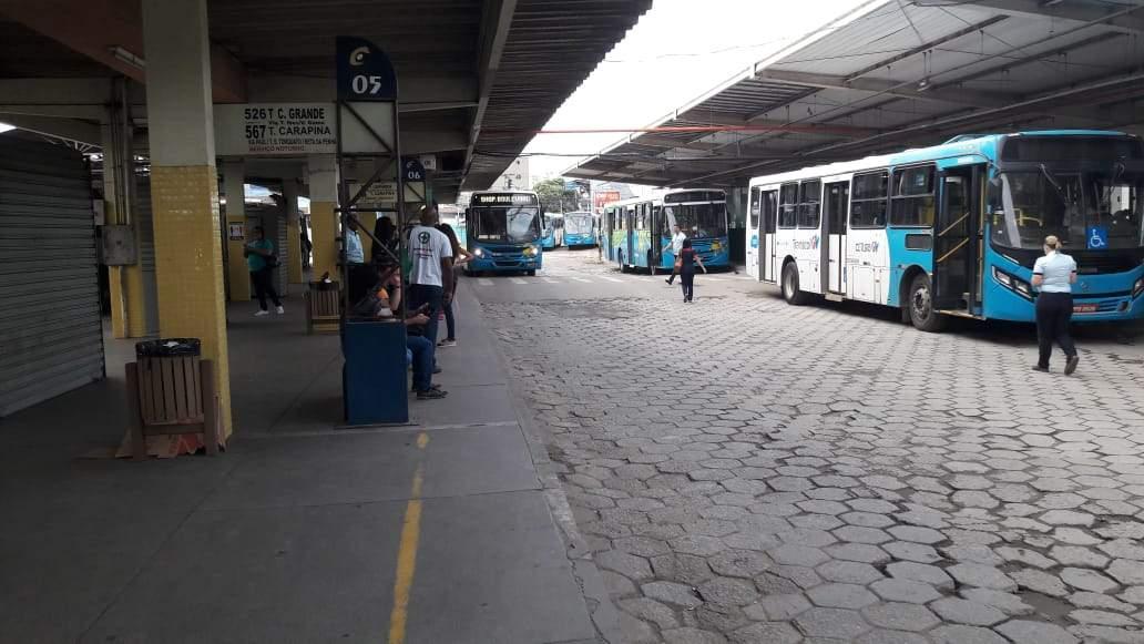 Passageiro é preso após assediar mulher em ônibus no Terminal de Vila Velha