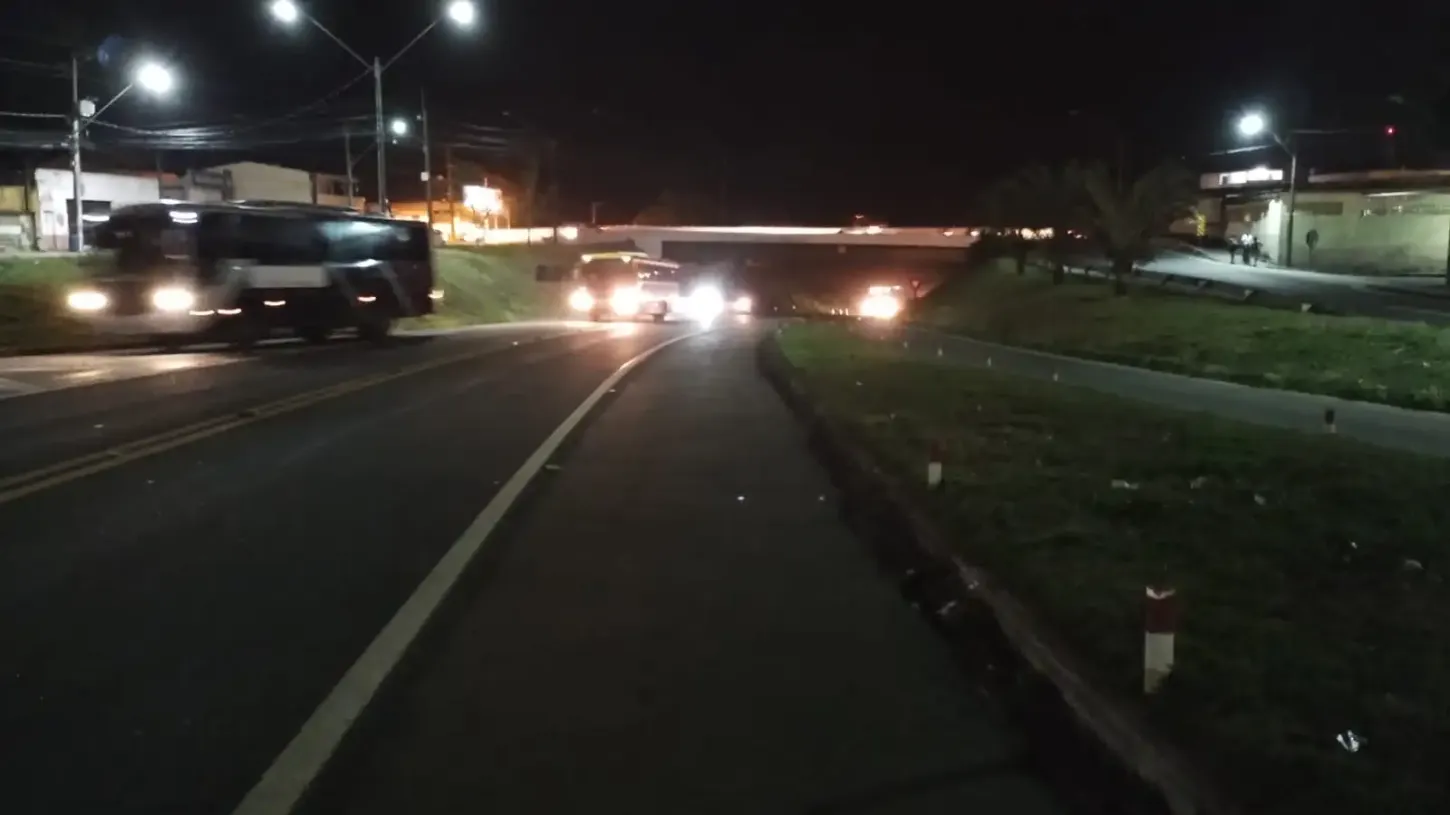 Trecho da BR-101 continua às escuras por negligência da Prefeitura de São Mateus