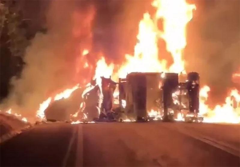 Grave acidente entre três veículos na BR-101 mata uma pessoa no Norte do ES
