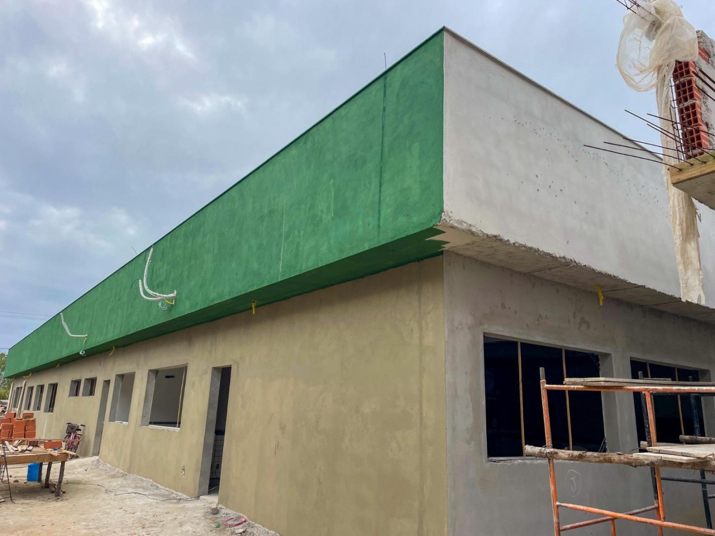Obras da escola de Barra Seca em Jaguaré em fase de acabamento