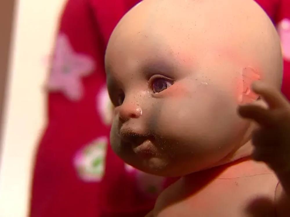 Pais matam bebê de três meses em ritual de magia para ‘oferenda ao diabo’ no ES