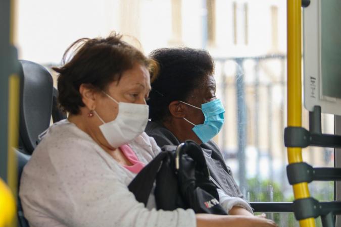 Fiocruz alerta para alta de casos de Covid-19 e rinovírus no Brasil