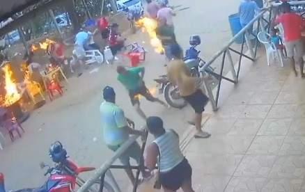 Churrasqueira explode e deixa sete feridos em Laranja da Terra no ES