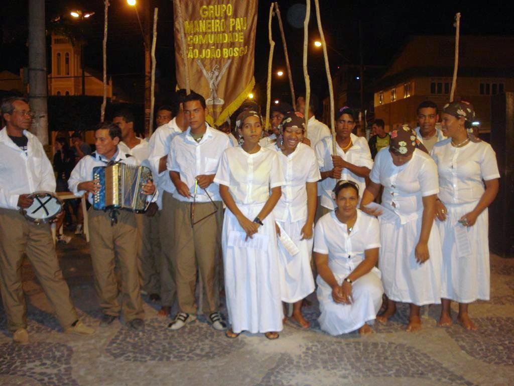 Em Jaguaré alunos participam de resgate da dança do Maneiro Pau