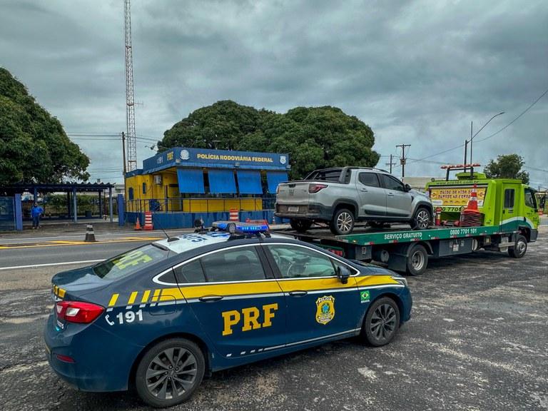 PRF apreende carro com sinais de adulteração em São Mateus