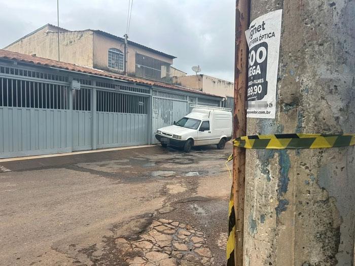 Esposa se fingiu de morta após assassino matar marido dela com as mãos
