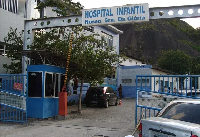 Menino de 5 anos dá facada no irmão de 9 anos em Vitória por causa de celular