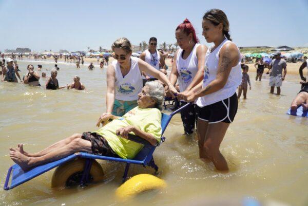São Mateus inicia Projeto Praia para Todos em Guriri