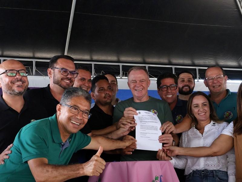 Governador inaugura melhorias em rodovia e anuncia novos investimentos na microrregião Centro-Oeste