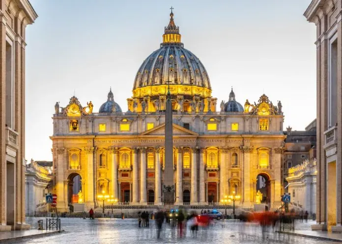 Vaticano afirma que Jesus Cristo é o único Salvador e Mediador, e não Maria