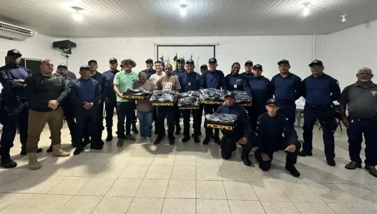 Prefeito Marcus Batista entrega novos uniformes e equipamentos para a Guarda Municipal de São Mateus