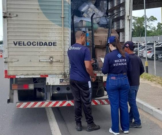 Fiscalização flagra trânsito de mercadorias sem documentação fiscal em São Mateus