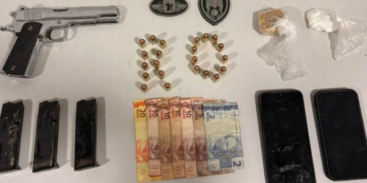PM apreende droga, arma e munições no bairro Jambeiro, em São Mateus