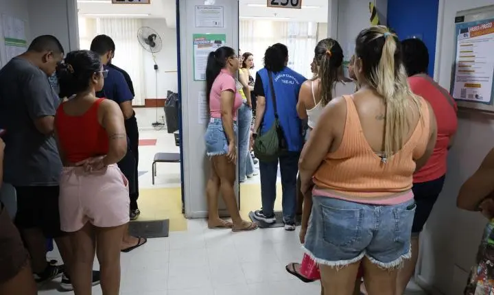 Moradores da Maré se mobilizam para divulgar locais de votação